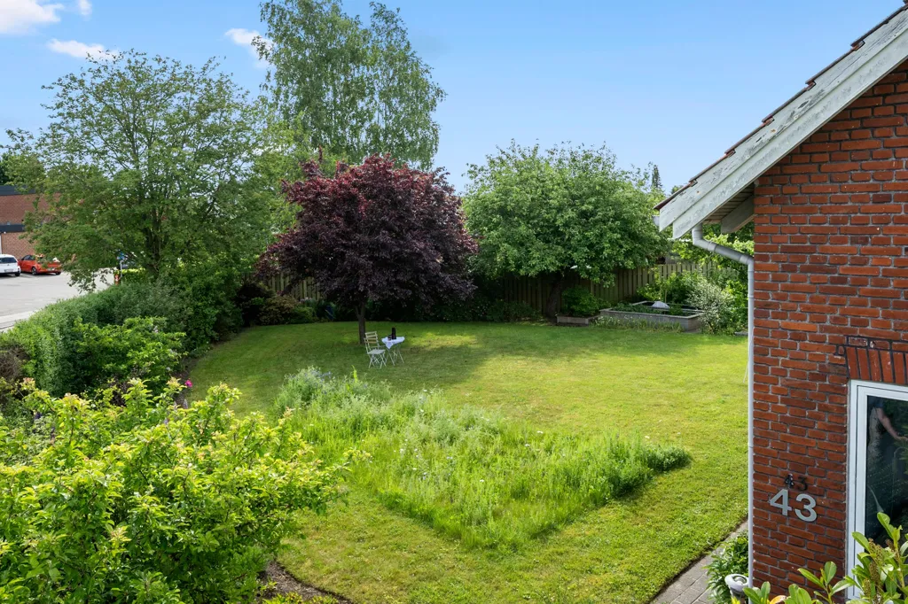Jardin - Detached Villa with Garden in Brøndby
