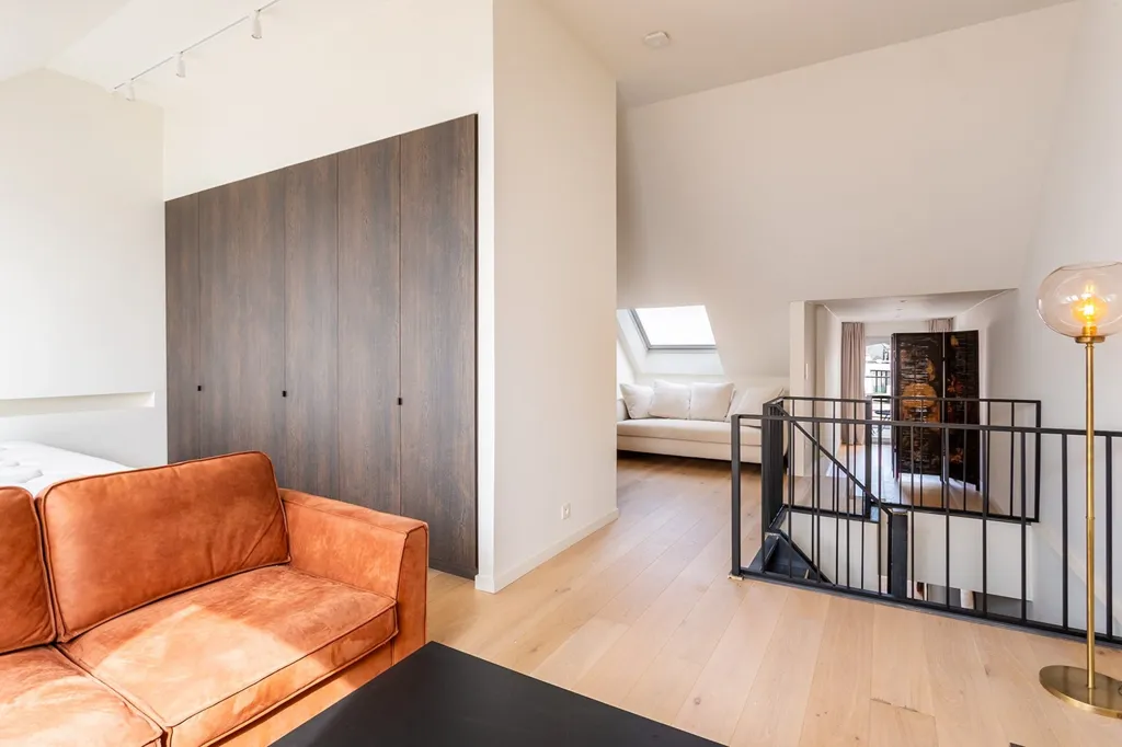 Séjour - Penthouse Rénové avec Terrasse dans le Zuid d'Anvers