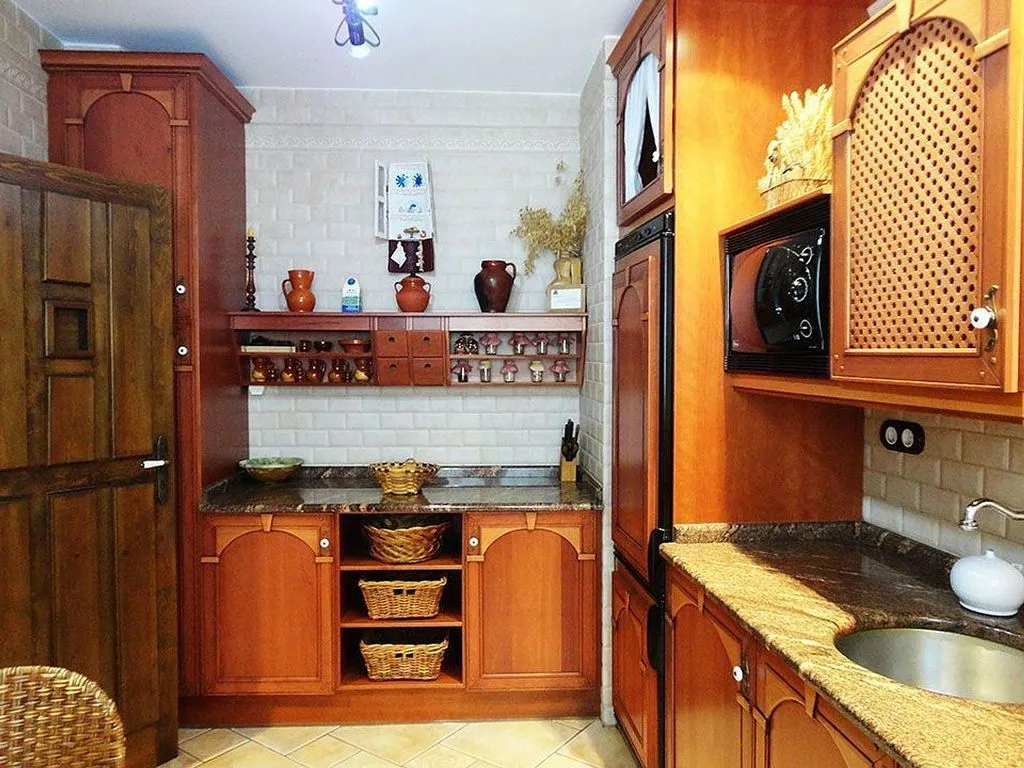 Cuisine - Adosado with Rustic Decor in Riocavado de la Sierra