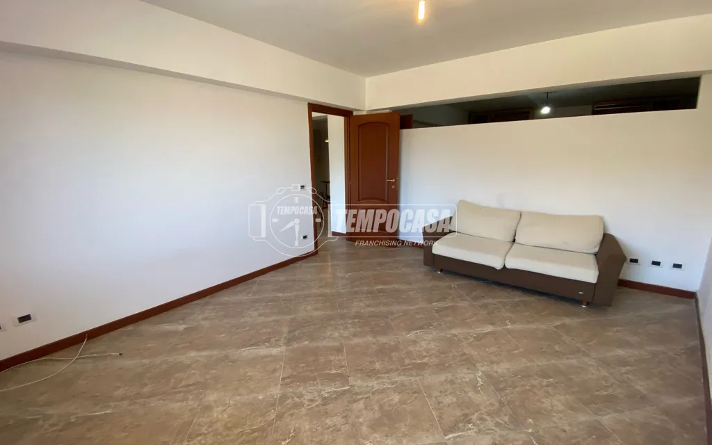 Séjour - Ground Floor Apartment with Private Parking in Messina
