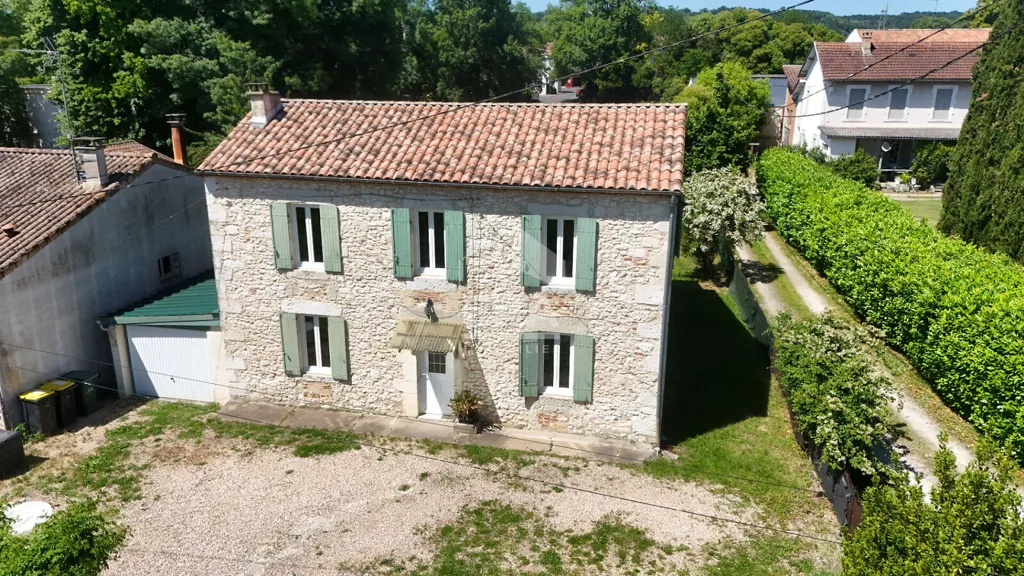 Vue aérienne - Maison en Pierre avec Jardin près du Centre