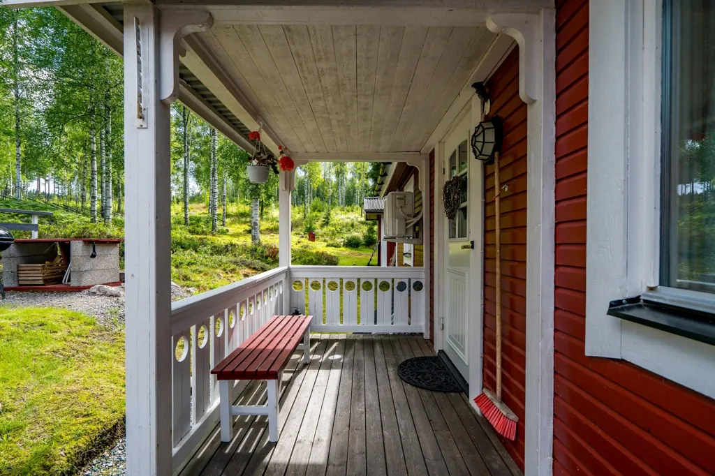 Terrass - Charming Cottage with Lake View in Örebro
