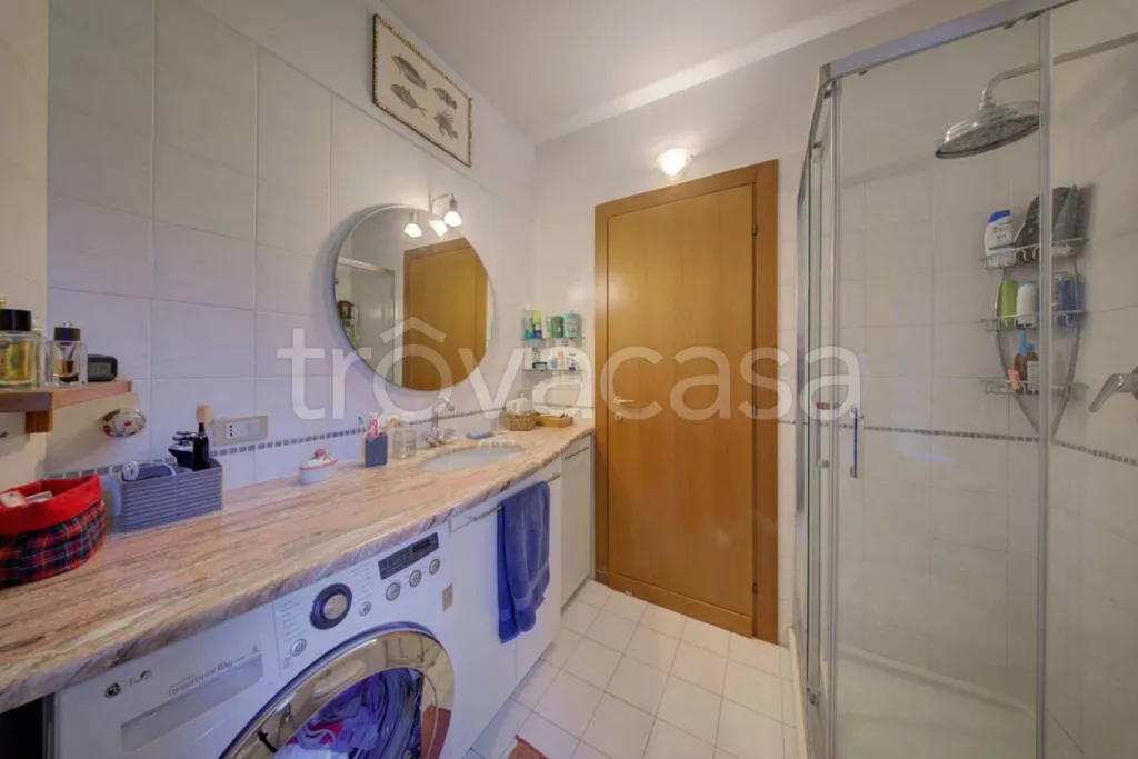 Bagni - Apartment with Double Balcony in Turin