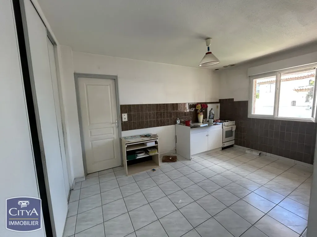 Köök - Charming 4-Piece House in Béziers