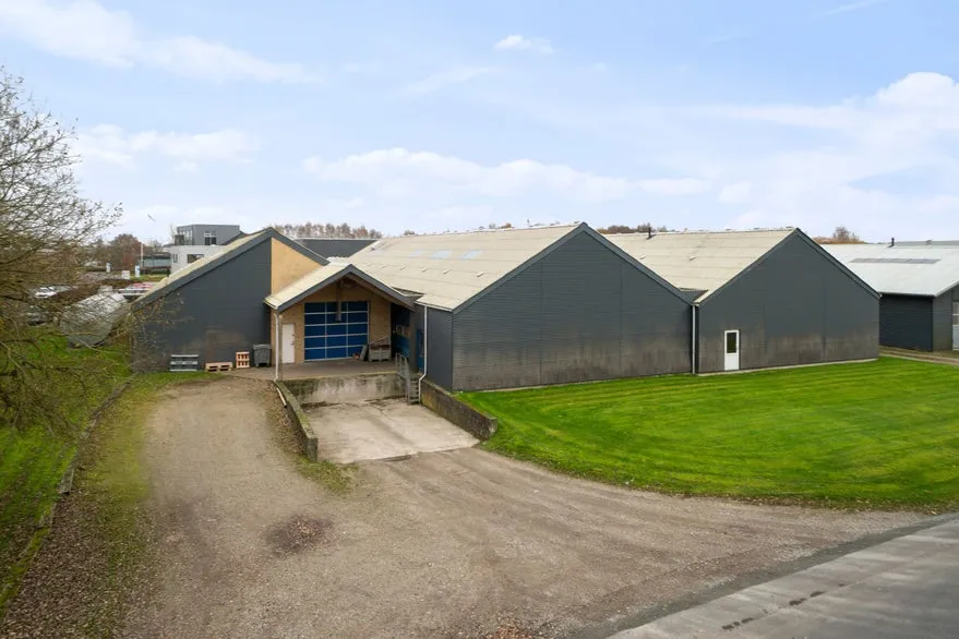 Õhuvaade - Production Facility with Multiple Sections in Silkeborg