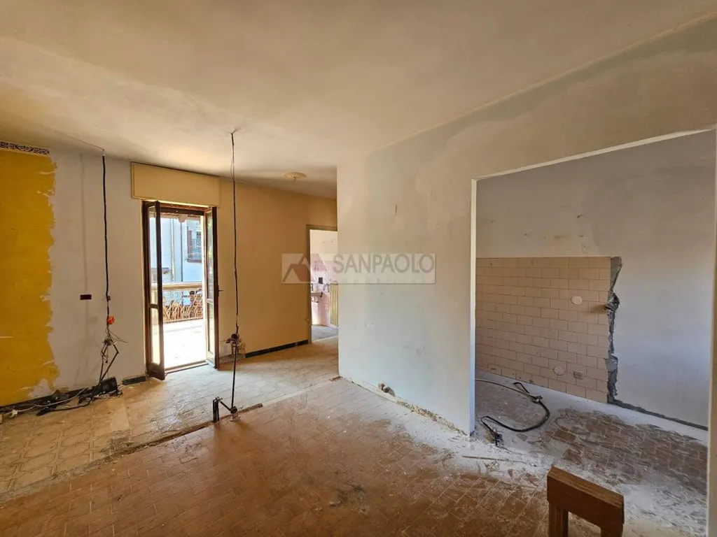 Pièces - Spacious 3-Bedroom Apartment in Alba