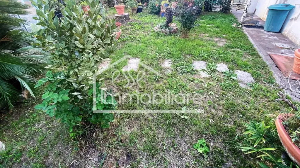 Jardin - Corner Villetta with Garden in Empoli