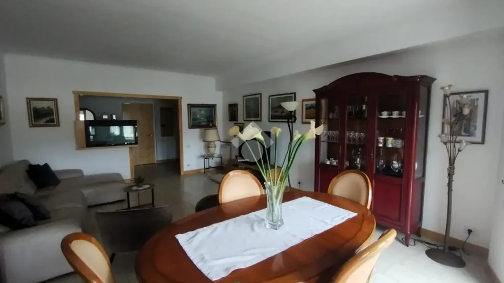 Salle à manger - Spacious Apartment with Balcony in Castrolibero