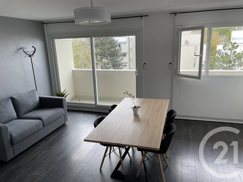 Salle à manger - Appartement 2 Pièces avec Balcon à Les Ulis