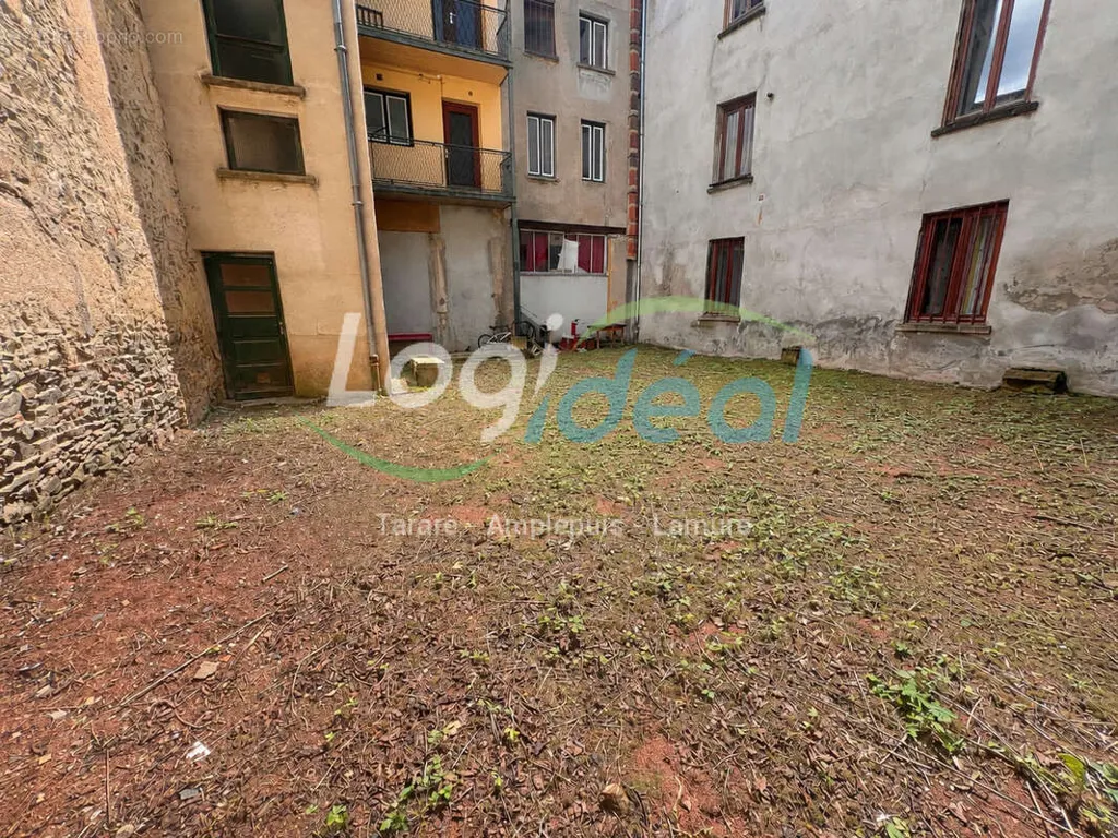 Jardin - Developable Plateau with Private Courtyard in Tarare