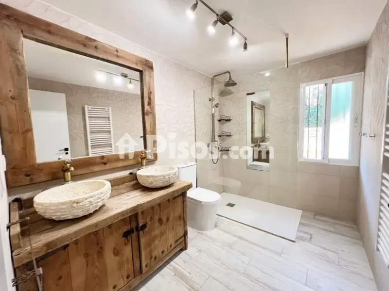 Salles de bain - Maison 4 pièces à ES