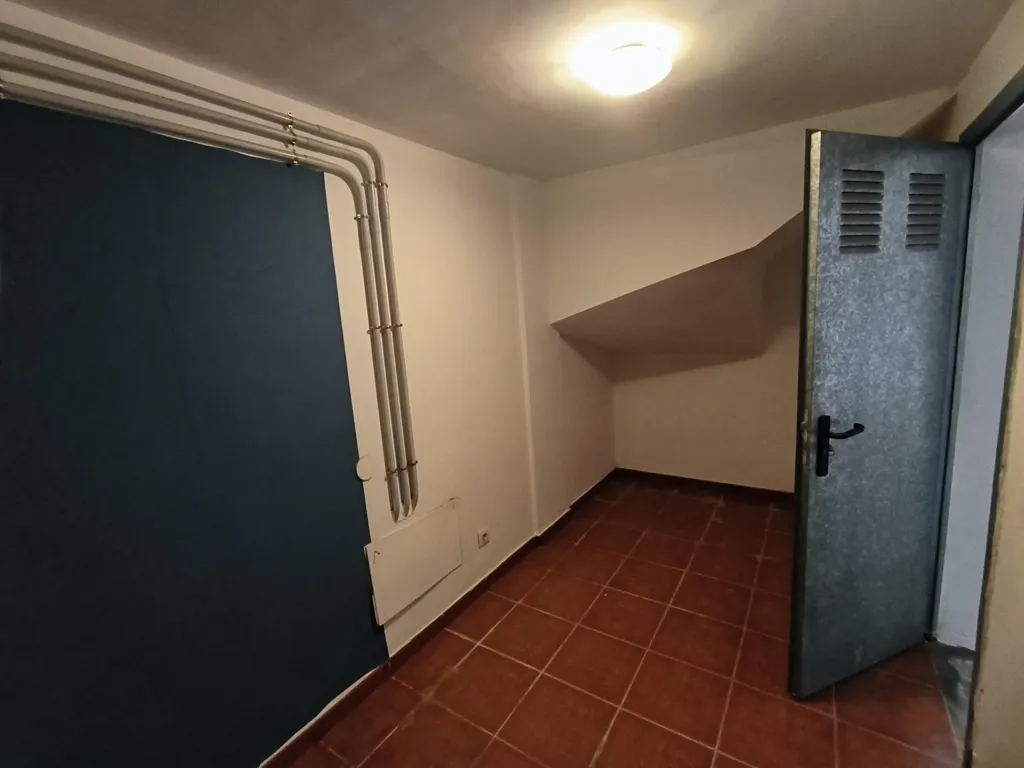 hallway_entrance
