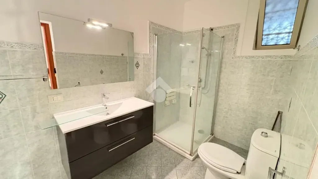 Bathrooms - Rustic 2-Bedroom Flat in Palermo