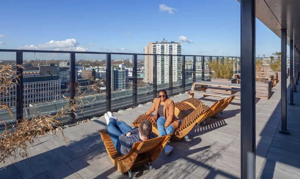 Terrasse - Furnished Studio with Balcony in Rotterdam Vreewijk