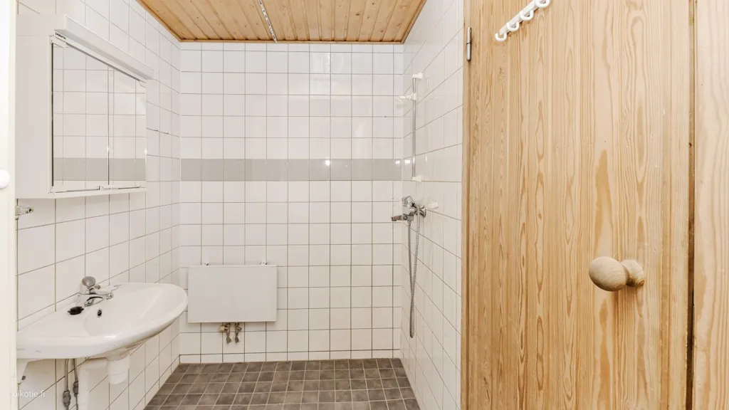 Salles de bain - Apartment with Garden in Myyrmäki, Vantaa