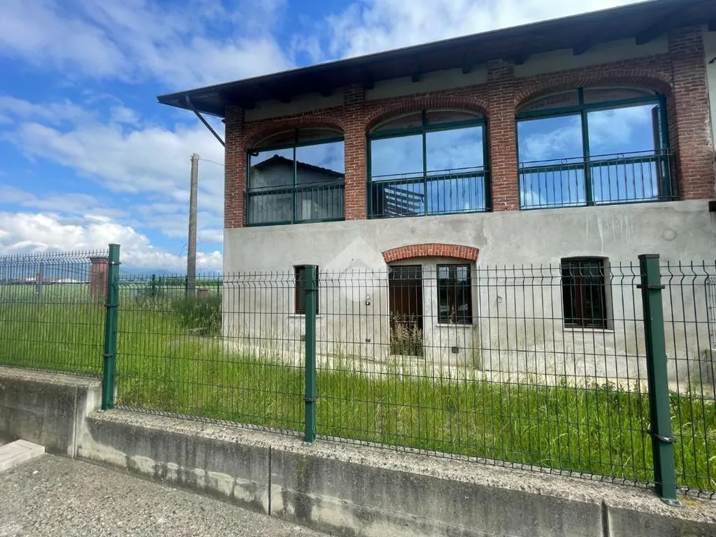 Välivaade - Semi-detached House with Panoramic View in Cavour