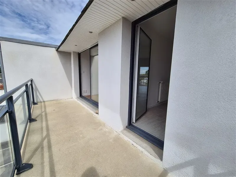 Balcony - 3-Bed Apartment with Balcony in Sainte-Anne-d'Auray