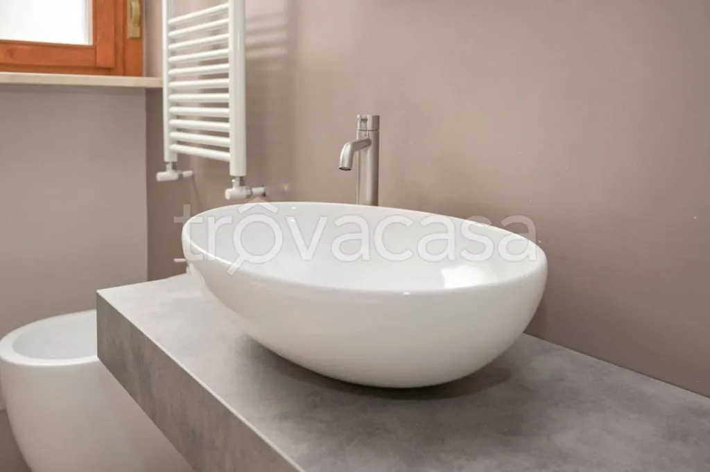 Salles de bain - Ground Floor Apartment with Balcony in Pino Torinese