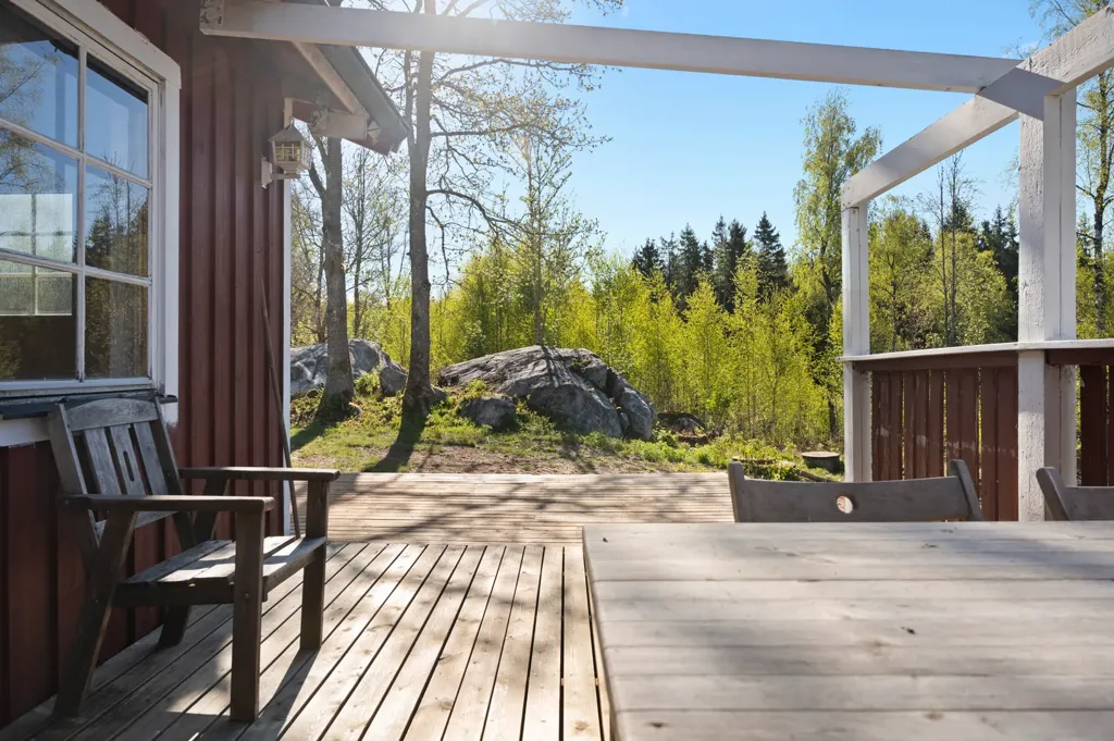 Terrasse - Charming Cottage with Lake View in Sämsholm