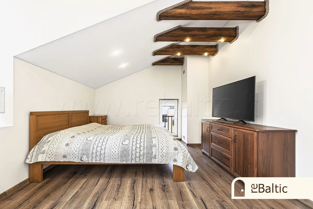 Chambres - Two-Storey Apartment with Fireplace in Burbiškės