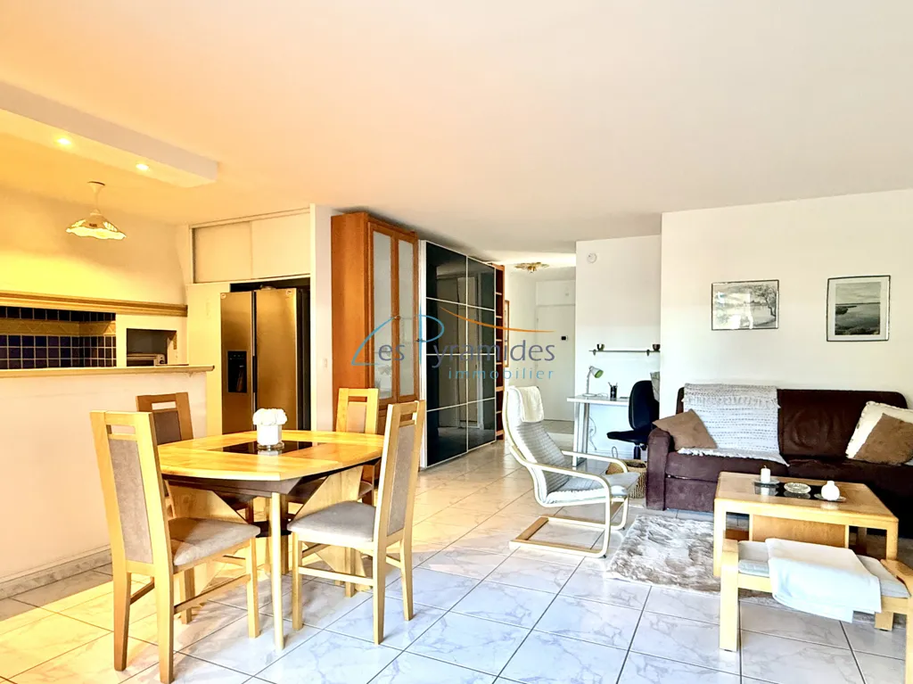 Séjour - Appartement avec Terrasse et Garage à La Grande Motte