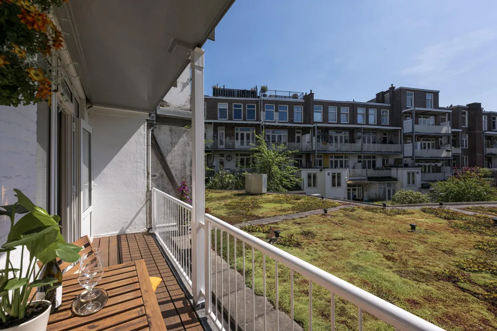 Balcon - Bright Apartment with Balcony in Amsterdam