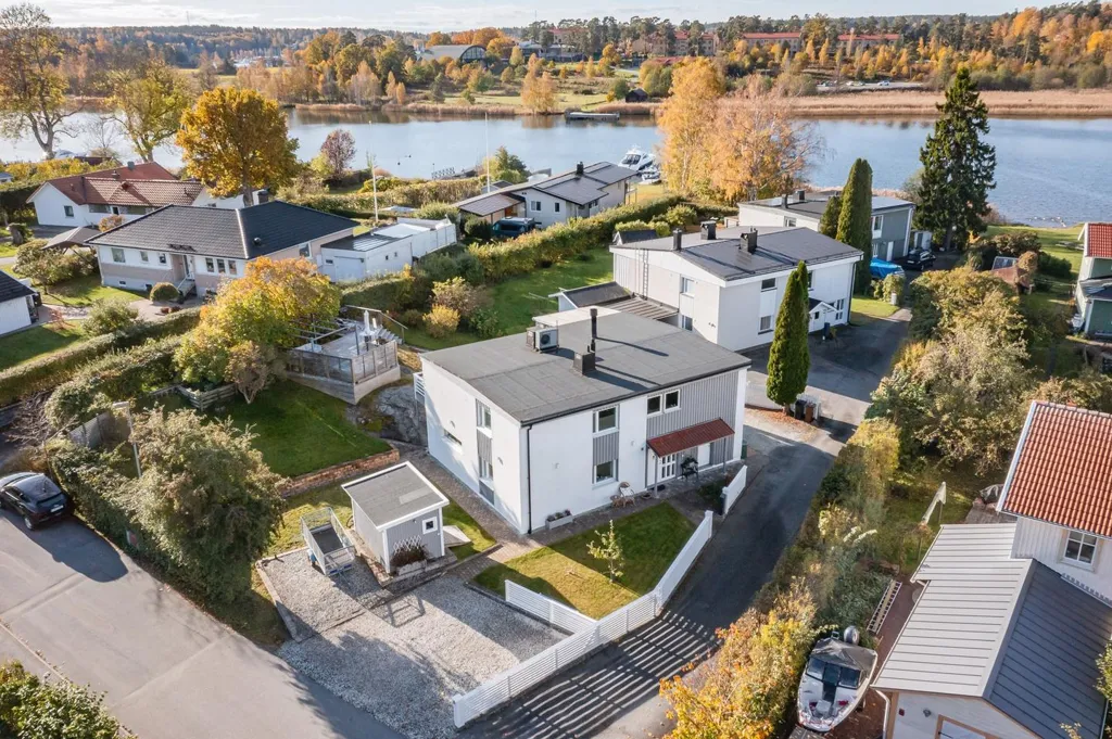 Õhuvaade - Villa with Sea View in Österskär