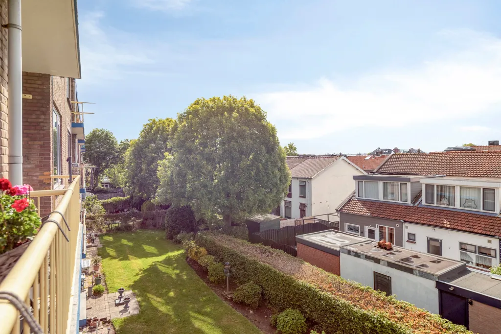 Jardin - Modern 3-Bedroom Flat with Balcony in Rotterdam