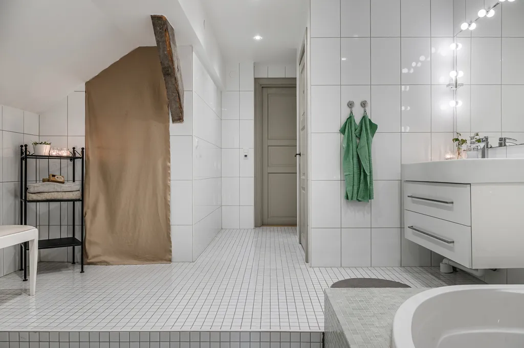 Salles de bain - Historic Schoolhouse Villa in Väse