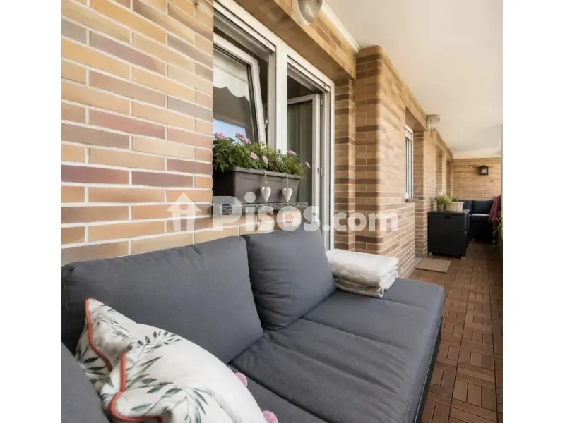 Balcon - Bright Duplex Apartment with Terrace in Lauaxeta