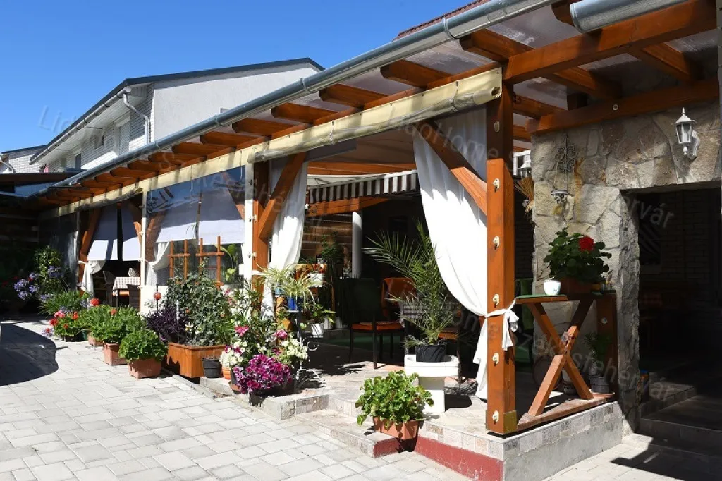 Terrass - Operational 13-Room Guesthouse in Herend
