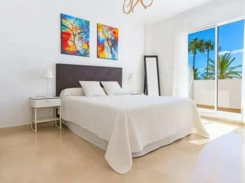 Magamistoad - 3-Bed Apartment with Terrace in Sotogrande