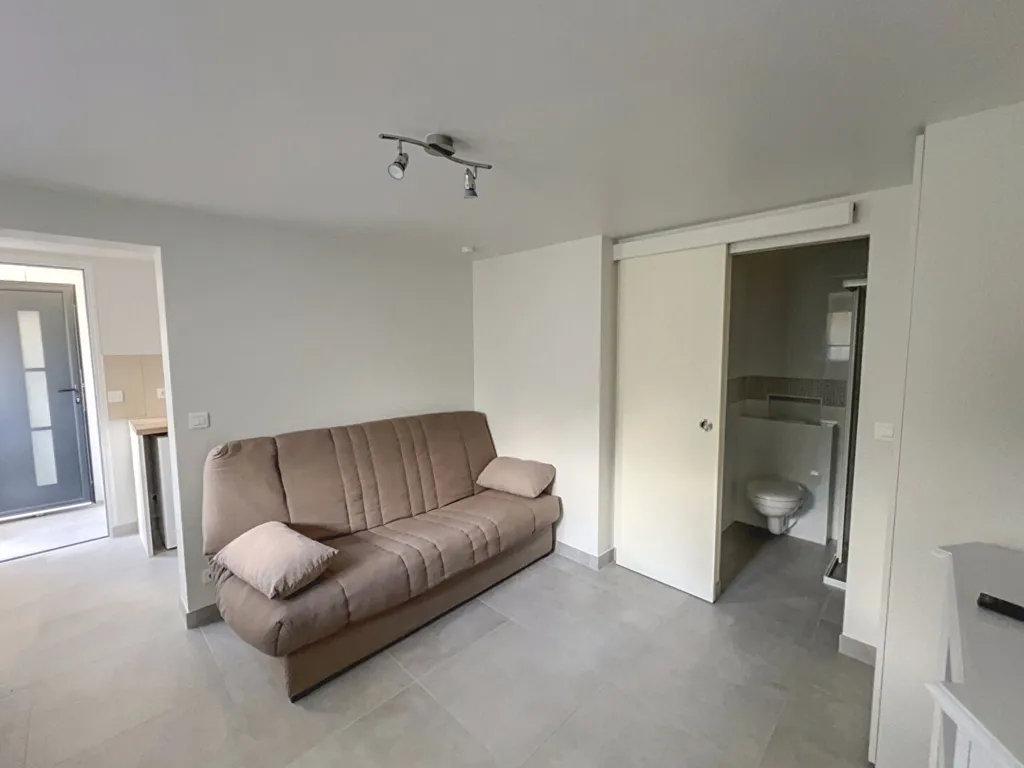 Séjour - Studio Meublé en Rez-de-Jardin à Antony