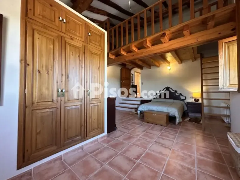 Chambres - Historic Finca with Vineyards in Requena