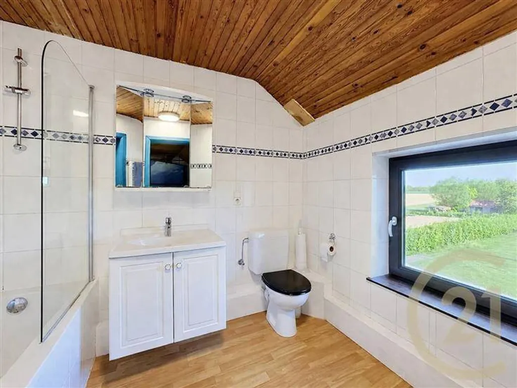 Salles de bain - Villa de Caractère avec Piscine à Tourinnes-Saint-Lambert