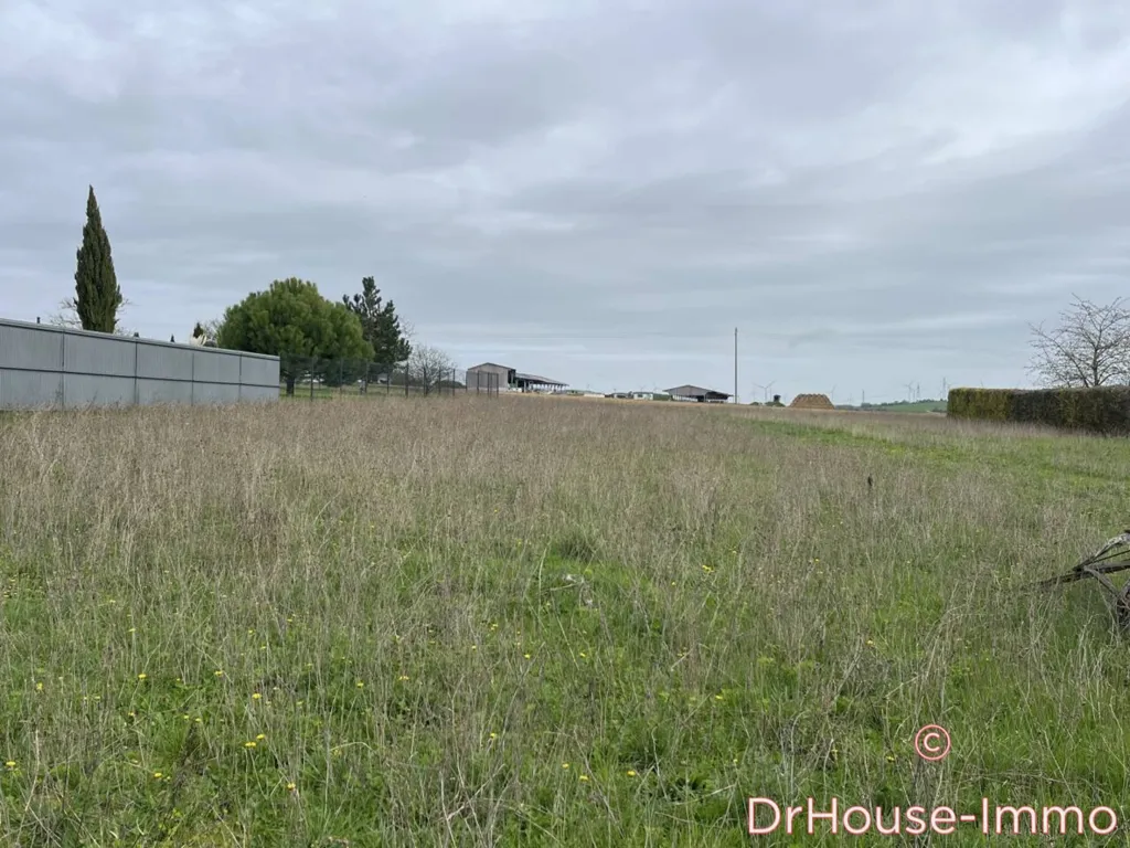 Aed - Constructible Plot with Street Access in Mergey
