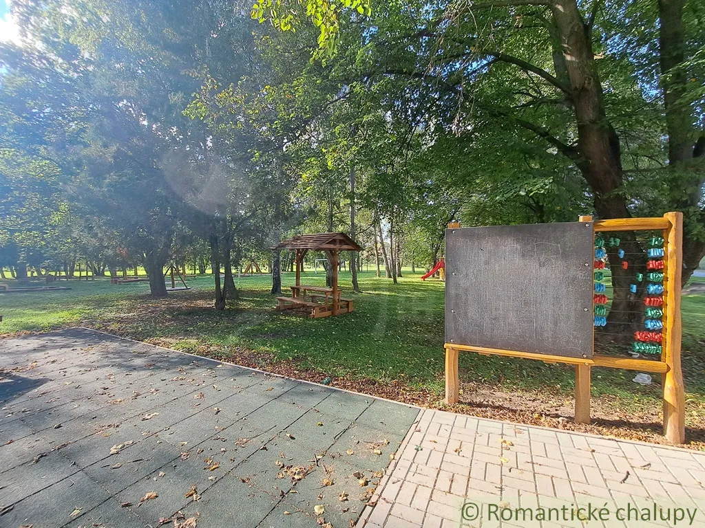 House with Forest View and Swimming Pool in Hruboňovo