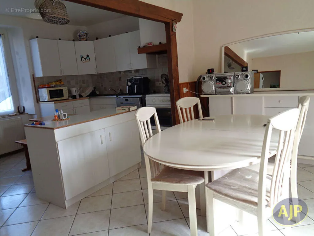 Appartement 9 pièces à Plumelec