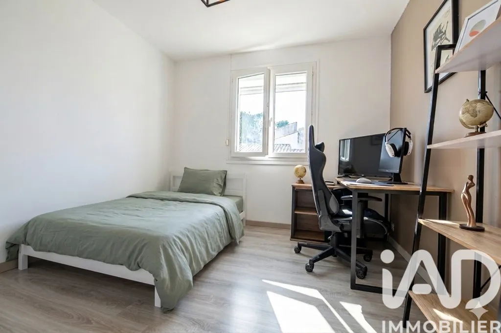 Bedrooms - Villa with Pool and Garden in Quarante