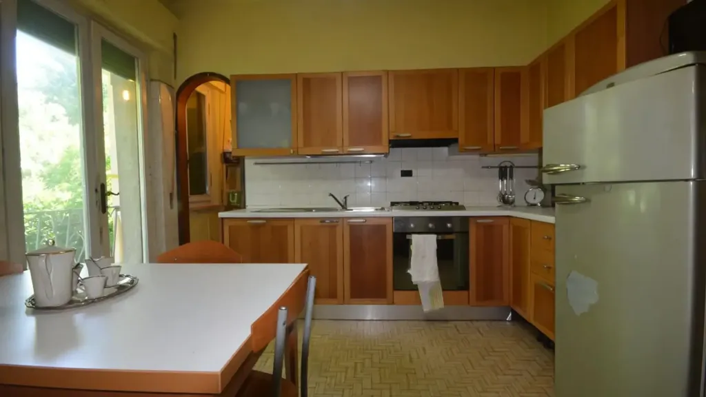 Kitchen - 6-room house in IT