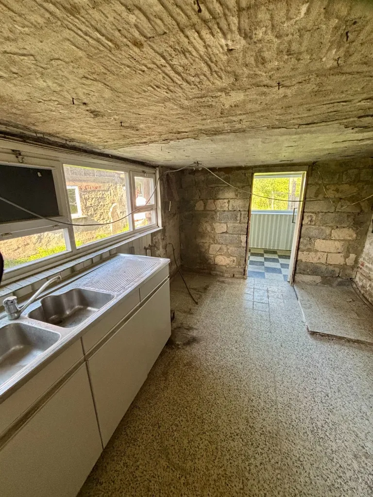 Cuisine - Maison à Rénover avec Vue Campagne à Ledegem