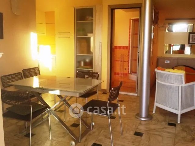 Söögituba - Semi-Detached Studio with Sea View in Pisa
