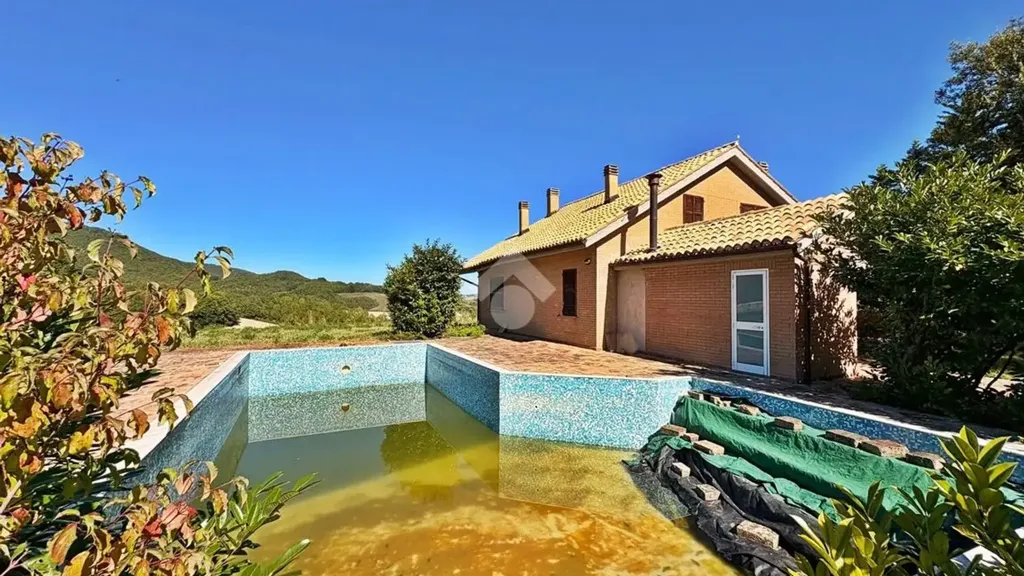 Piscine - Renovated Villa with Pool in Fabriano