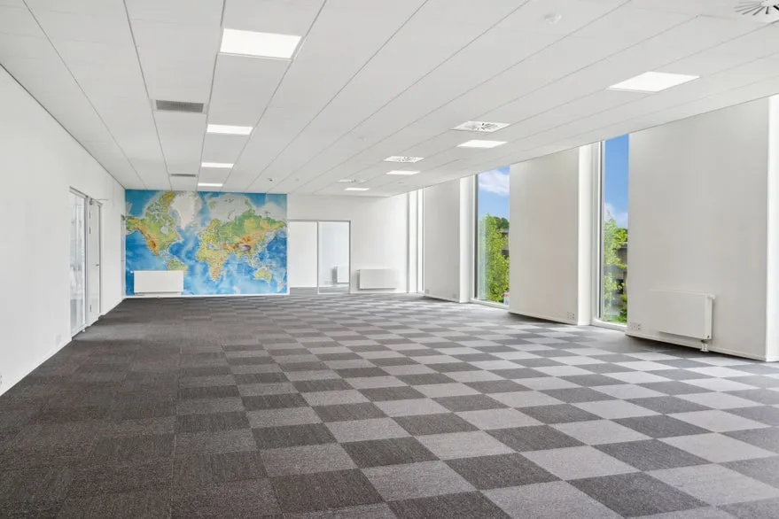 Studio - Modern Office with Storage in Quality District