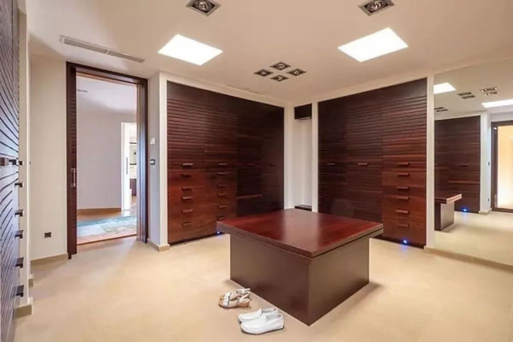 Pièces - Luxury Villa with Pool in Sotogrande