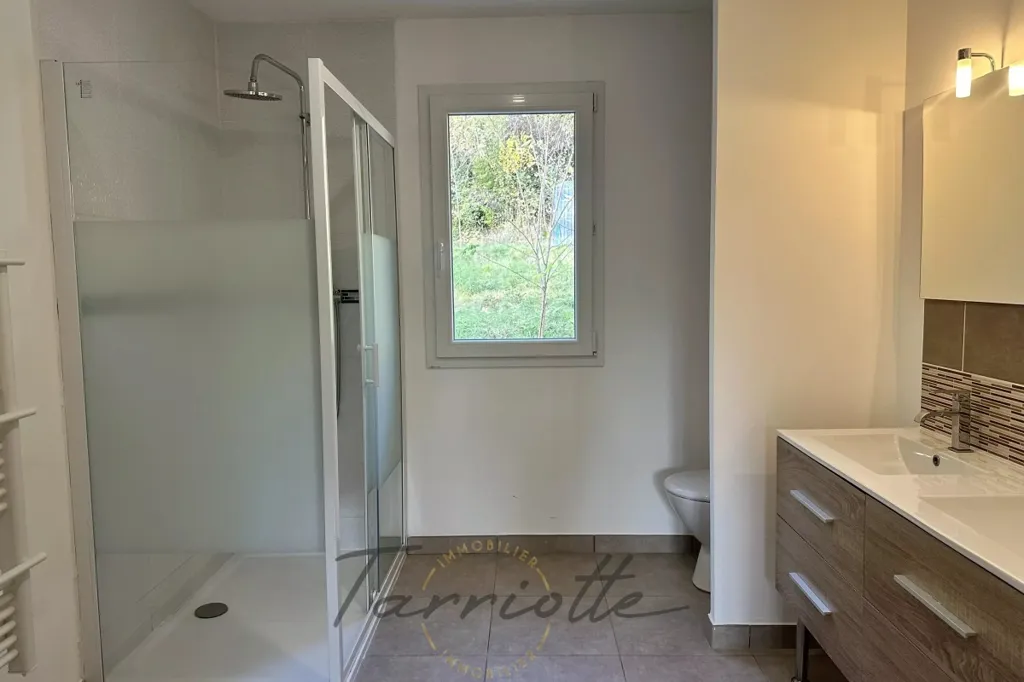 Bathrooms - Villa with Garden in Montélimar