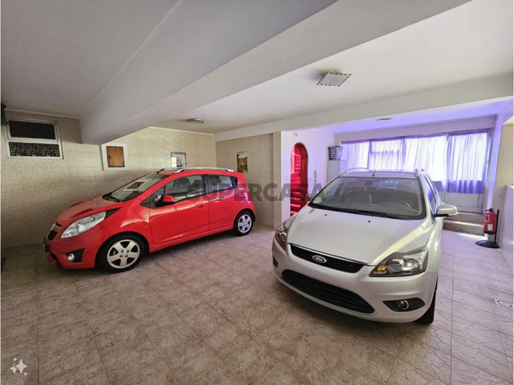 Garage - Triplex House with Pool in Funchal