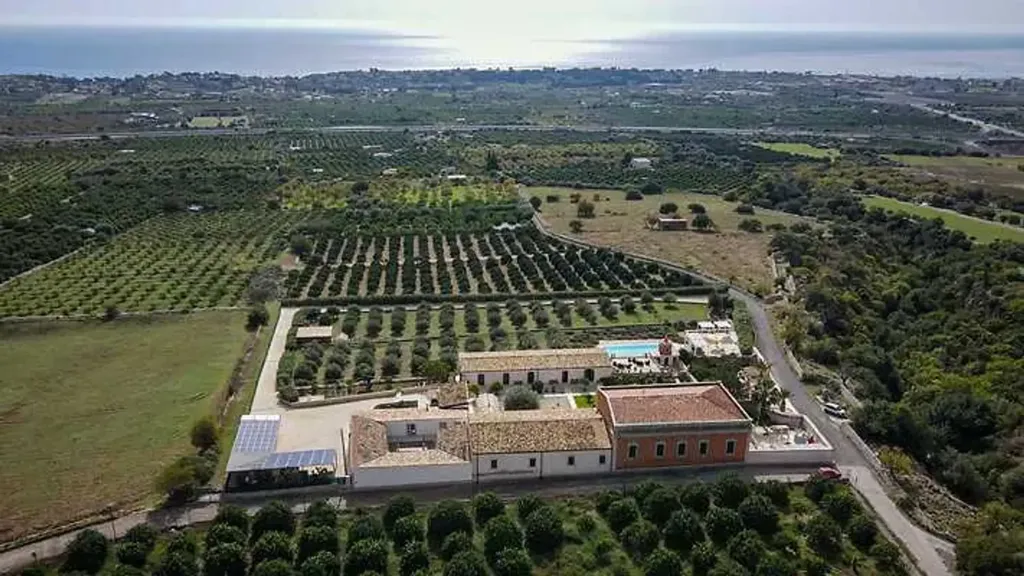 Õhuvaade - Restored Residences with Olive Grove in Avola