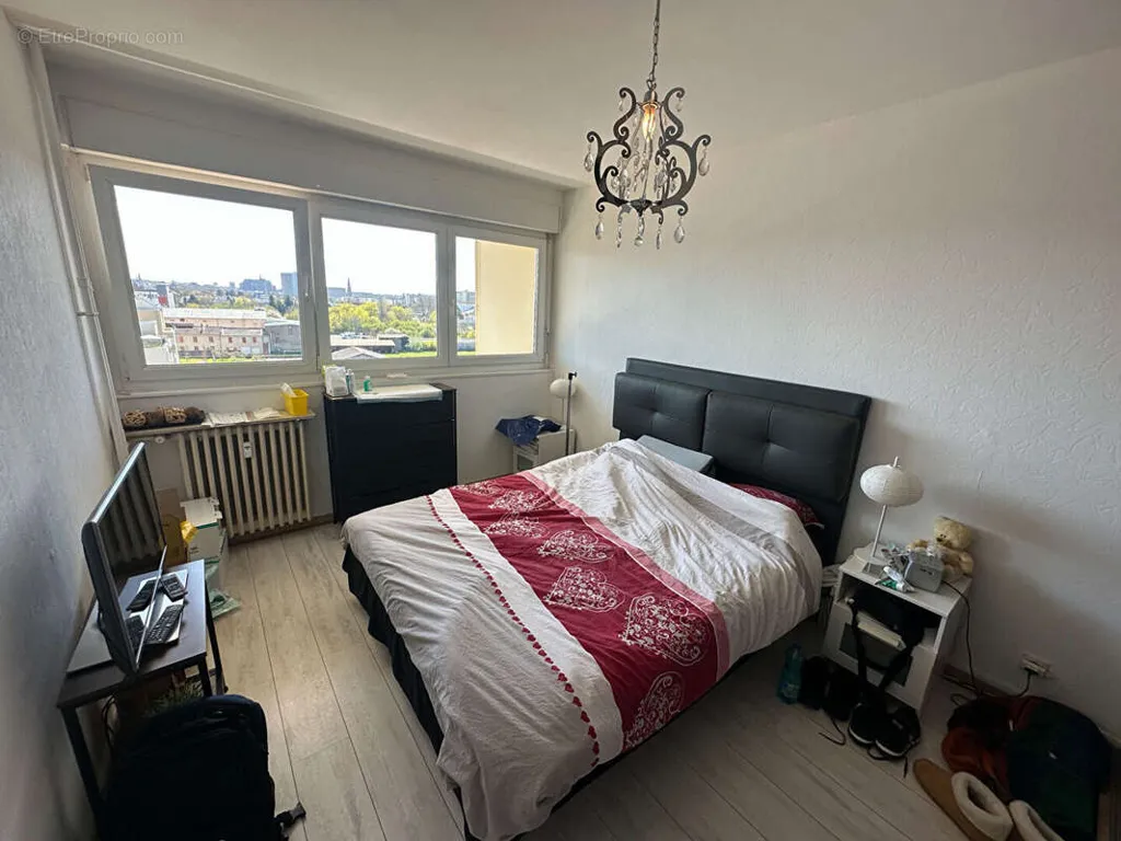 Chambres - Appartement avec Vue Cathédrale au 6ème Étage à Metz