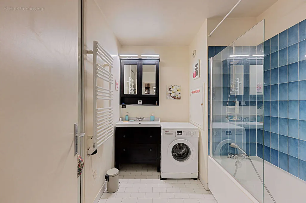 Salles de bain - Appartement 4 Pièces avec Vue Panoramique sur Paris